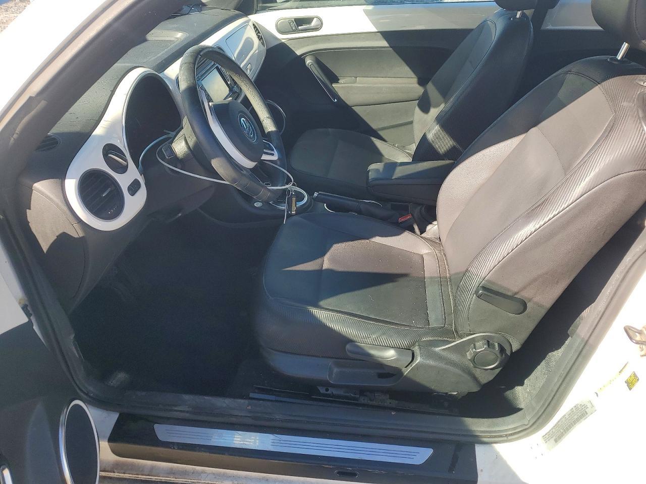 2012 VOLKSWAGEN Beetle