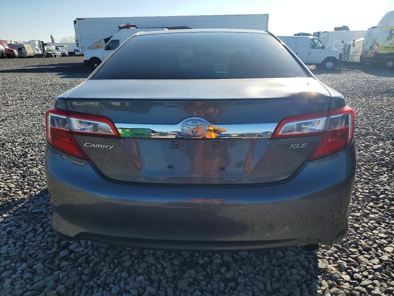 2014 TOYOTA CAMRY