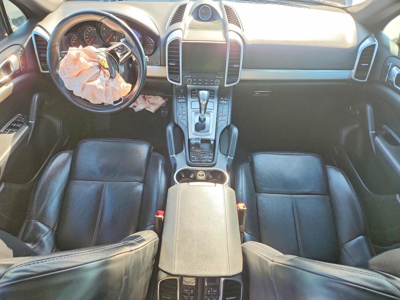 2018 PORSCHE CAYENNE