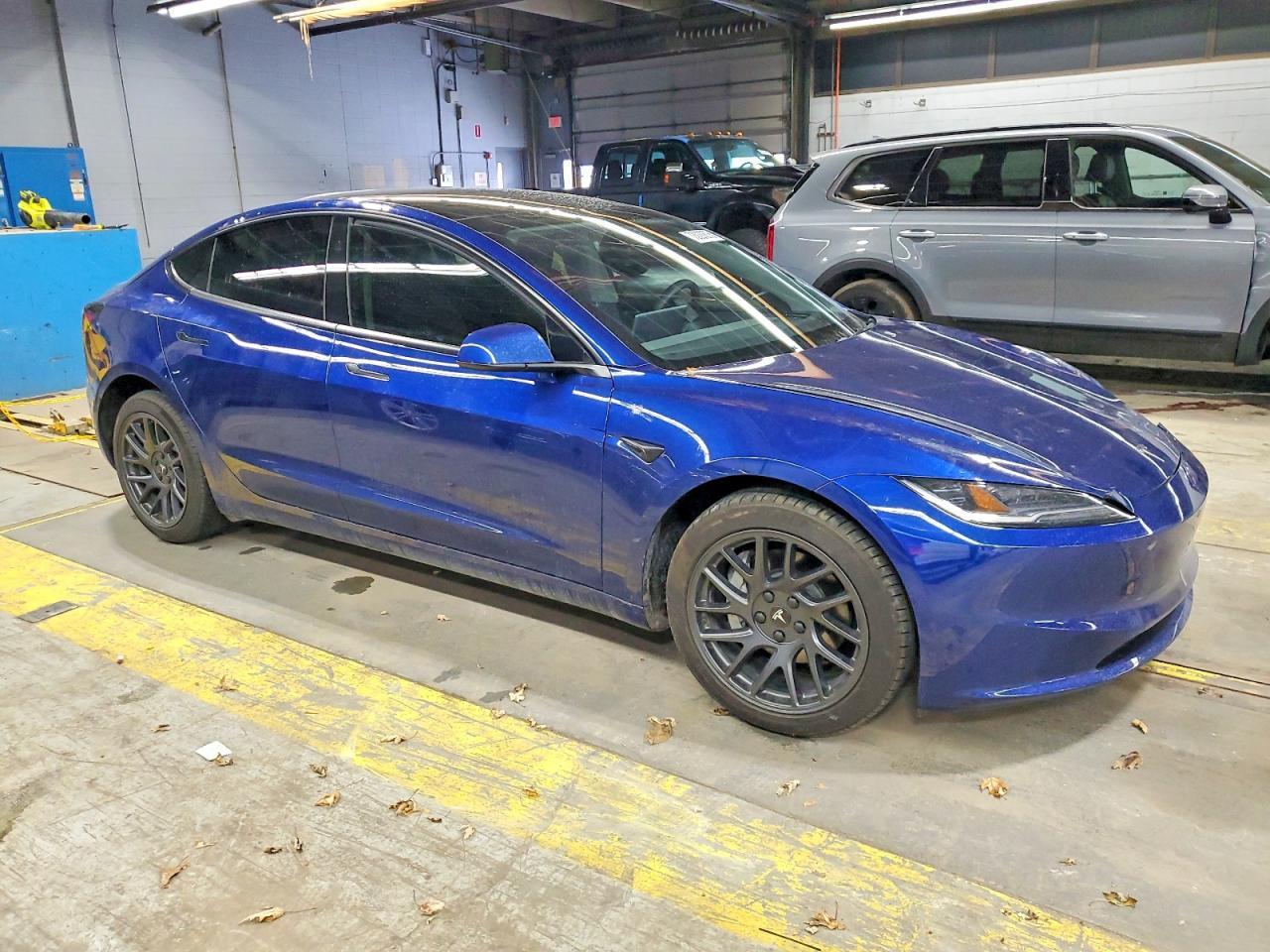 2025 TESLA MODEL 3