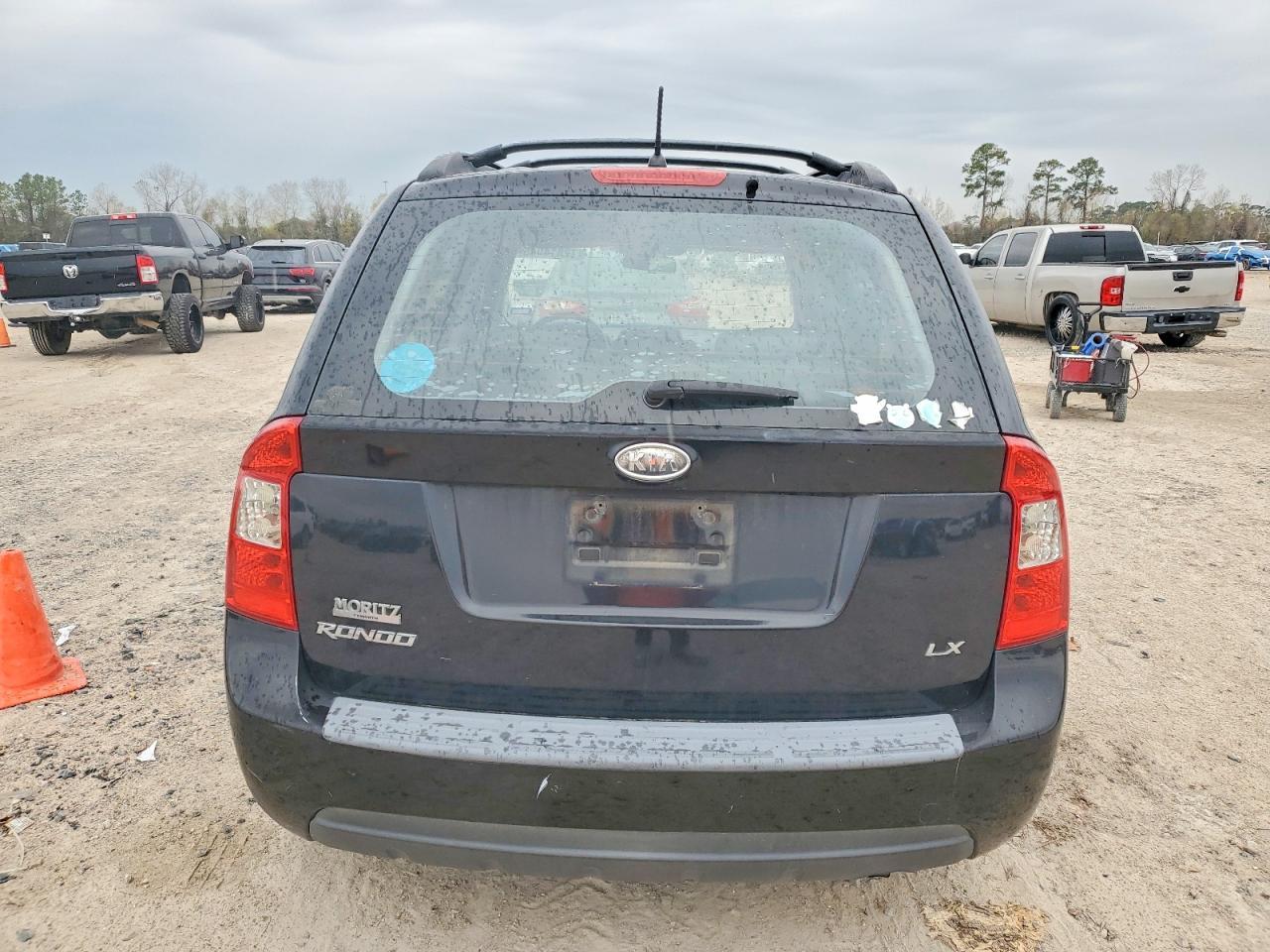 2008 KIA RONDO