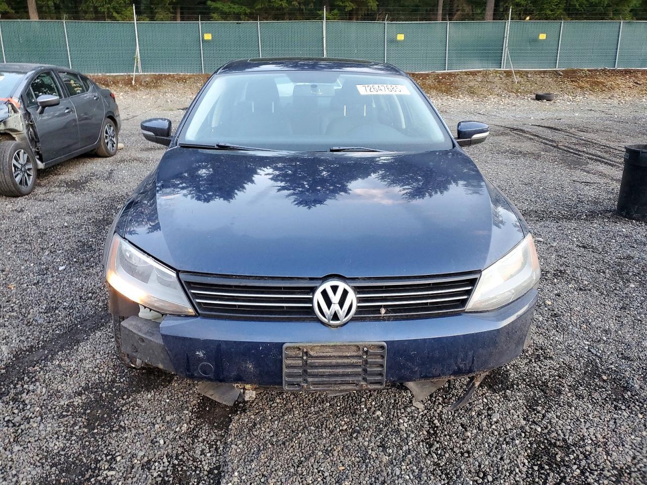 2011 VOLKSWAGEN JETTA