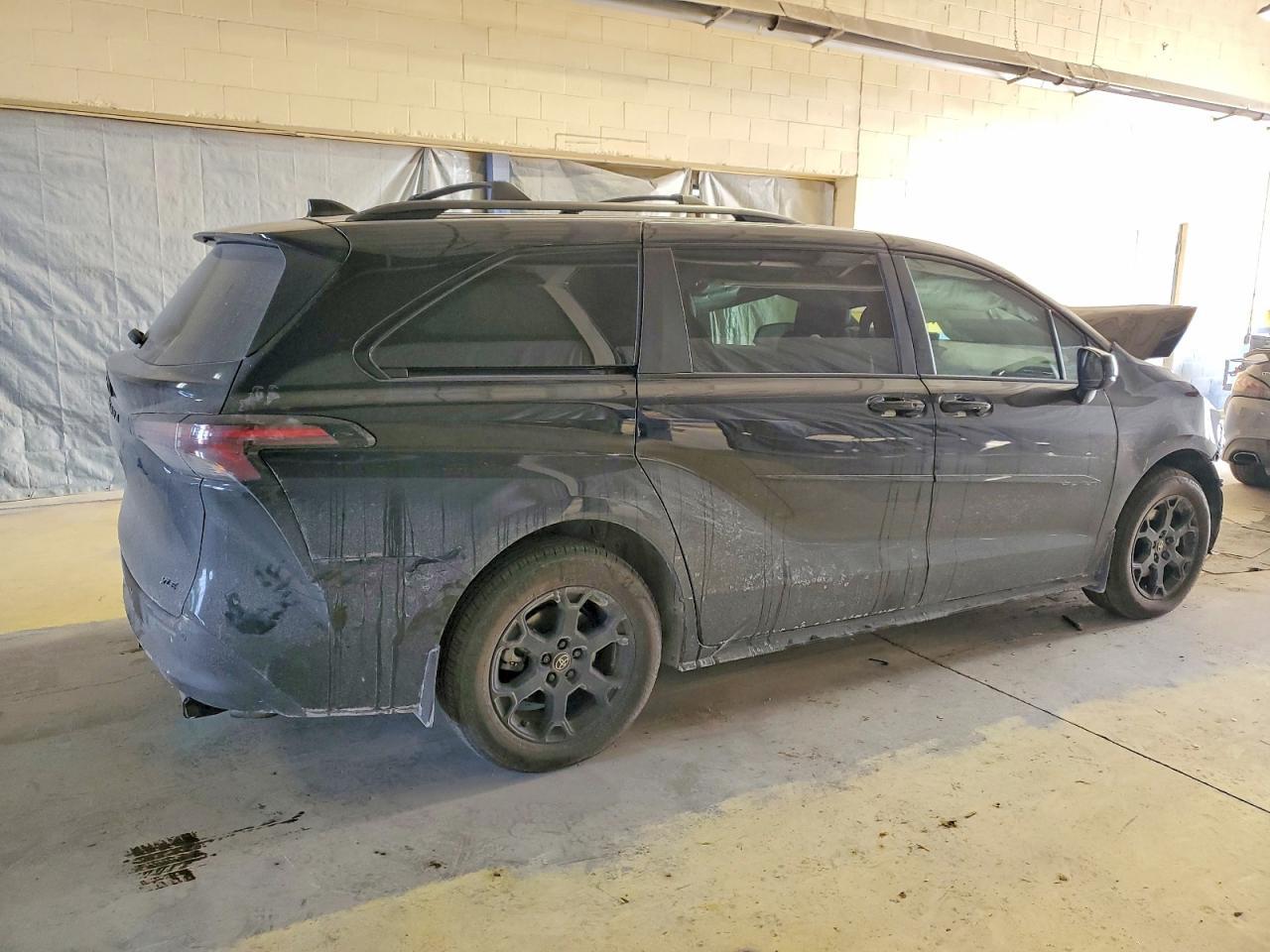 2025 TOYOTA SIENNA
