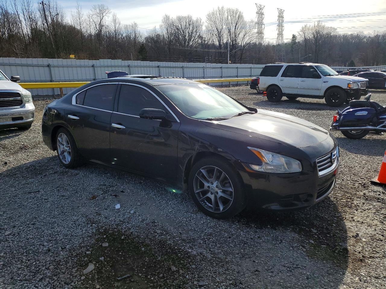 2014 NISSAN Maxima