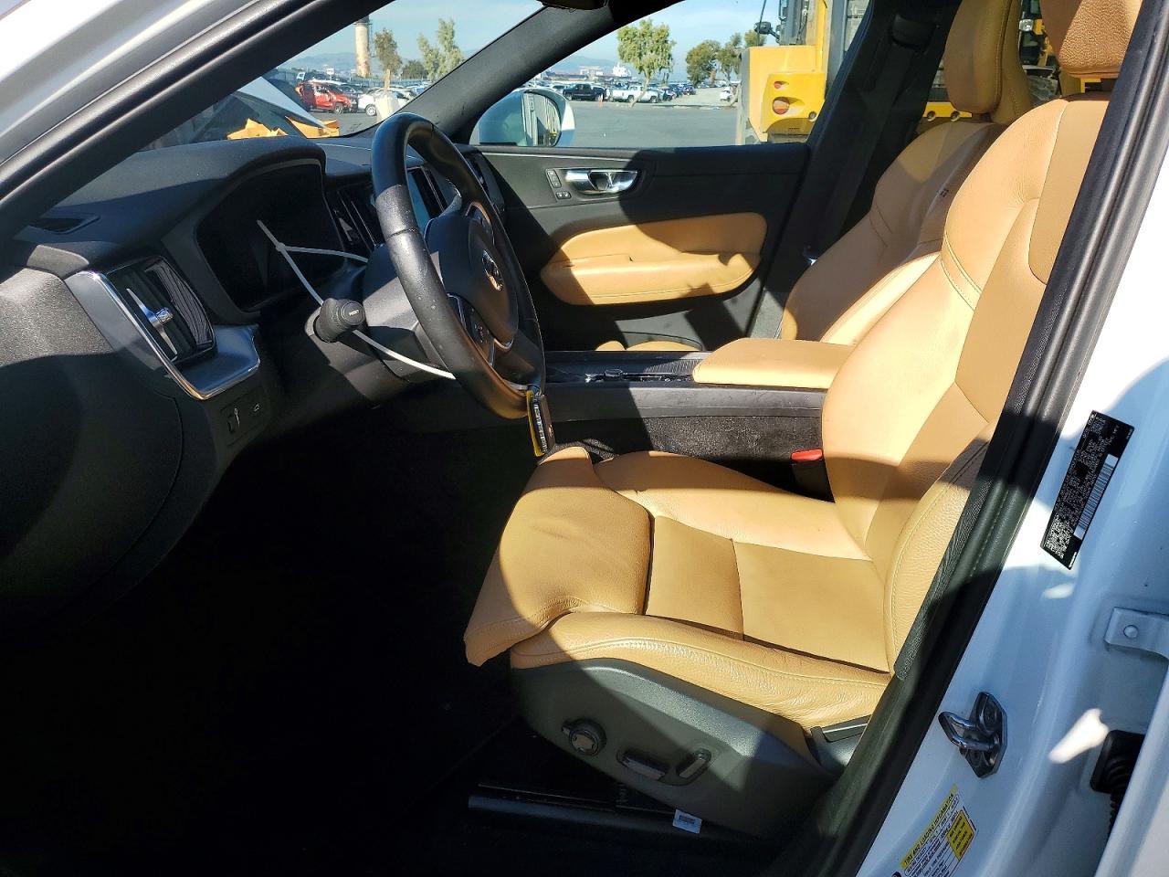 2019 VOLVO XC60