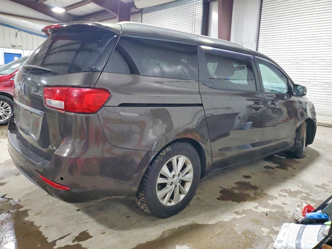 2016 KIA SEDONA