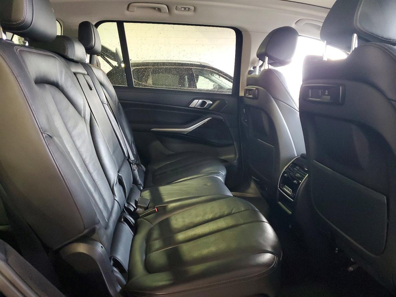 2020 BMW X7