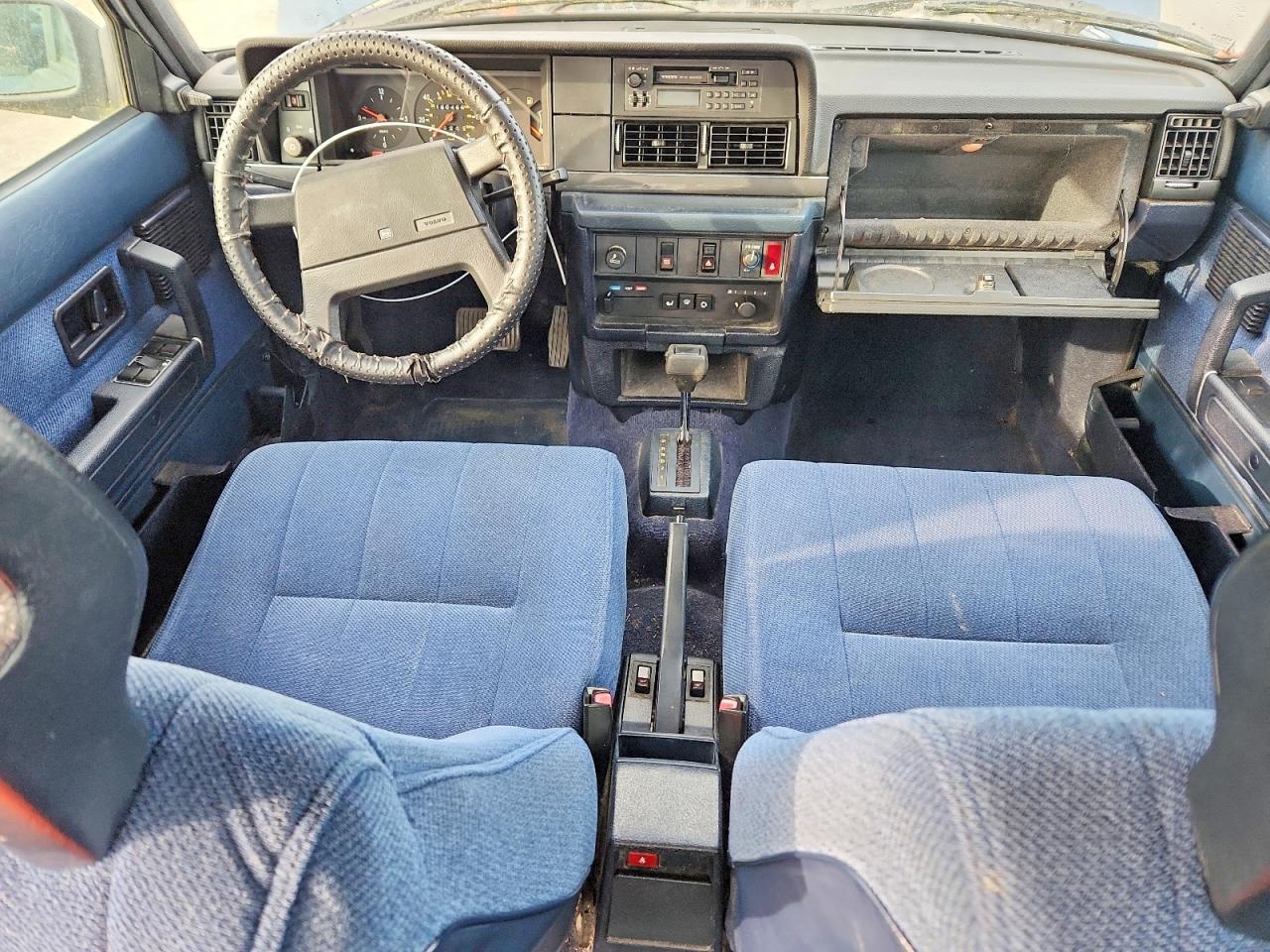 1989 VOLVO 240