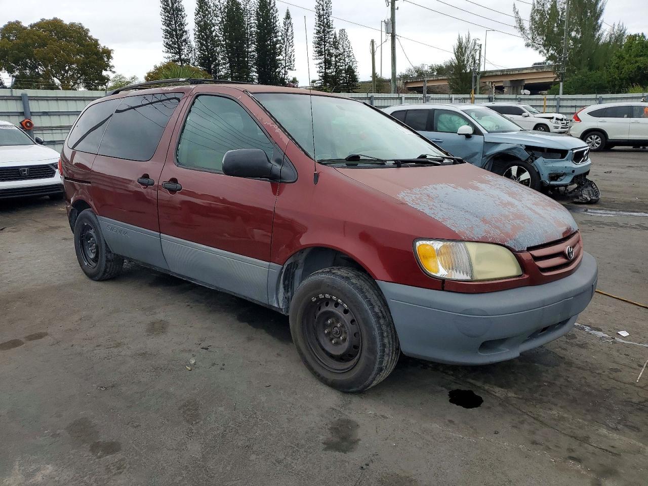 2002 TOYOTA SIENNA