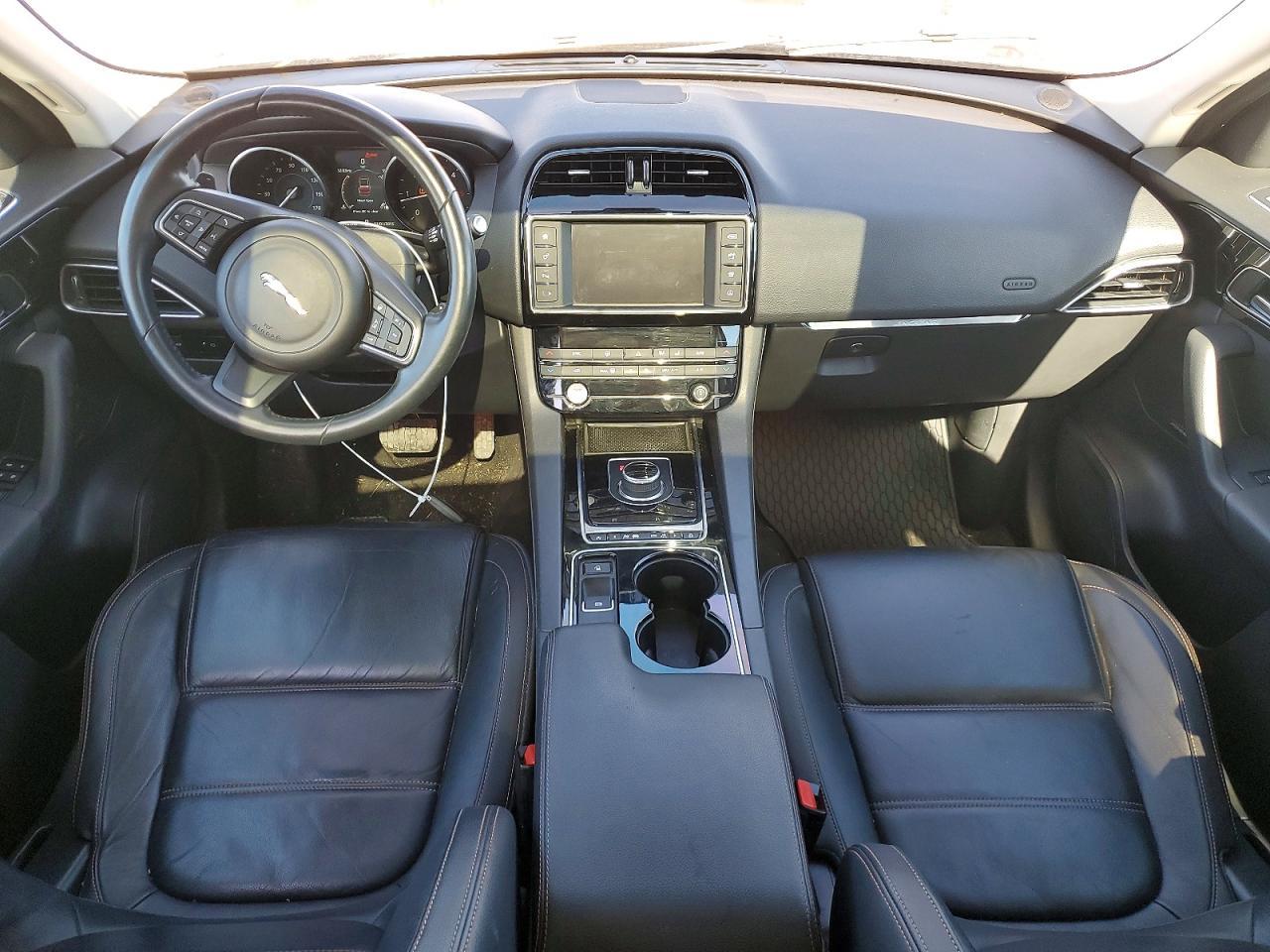 2017 JAGUAR F-Pace