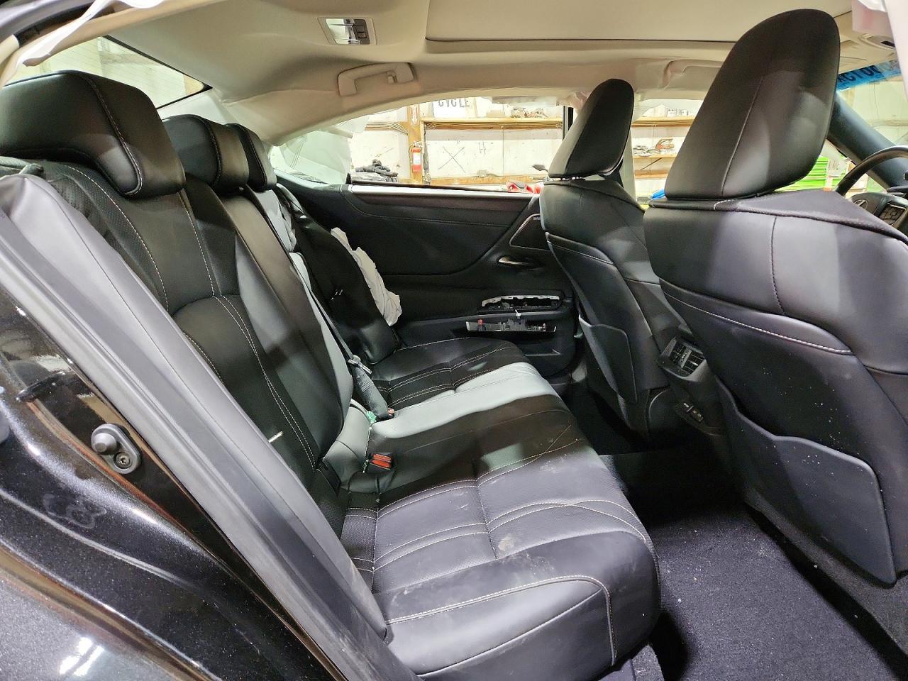 2025 LEXUS ES 350