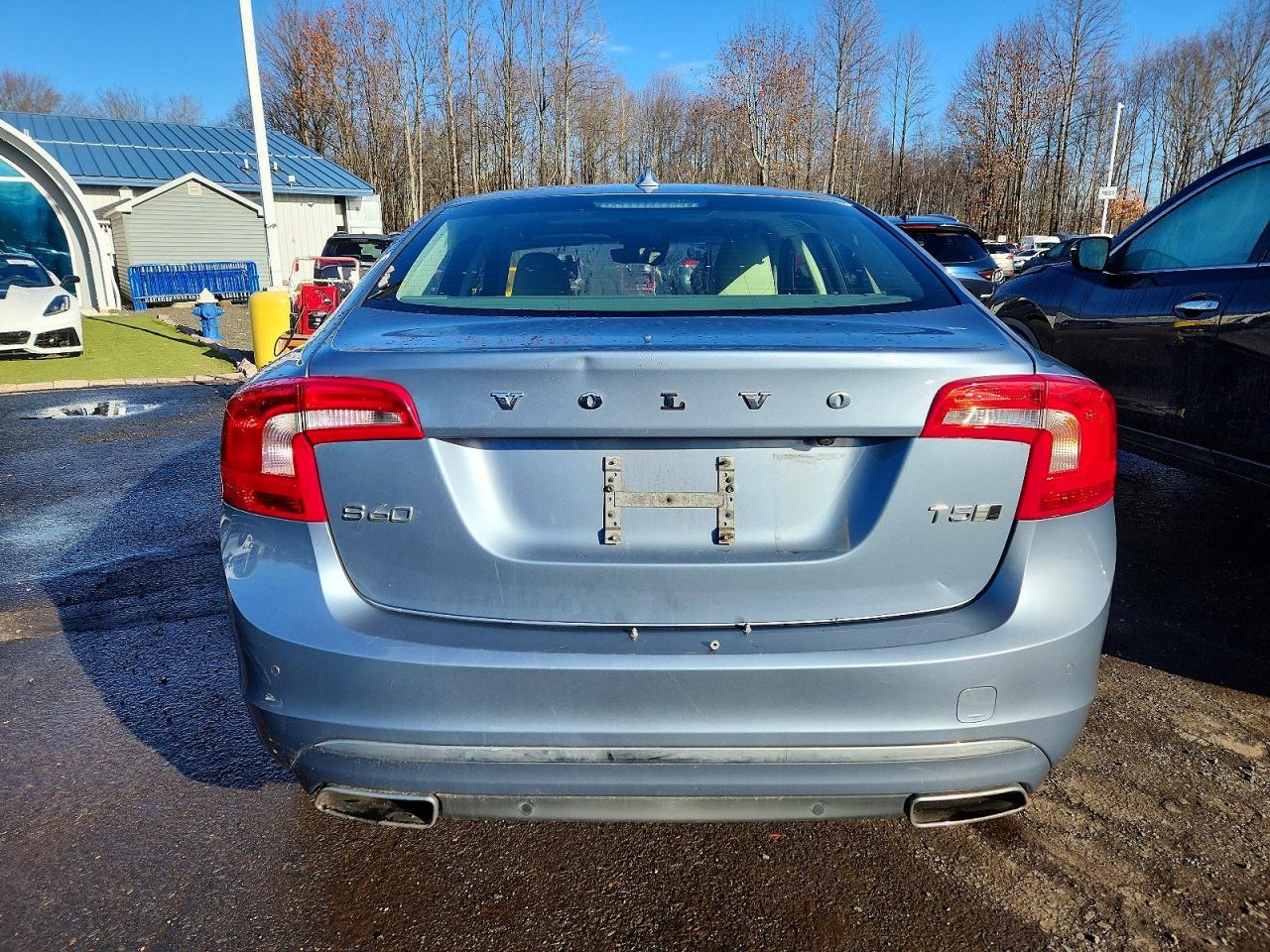 2017 VOLVO S60