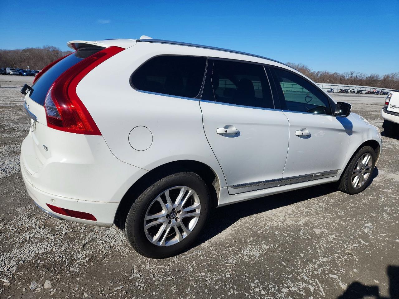 2016 VOLVO XC60