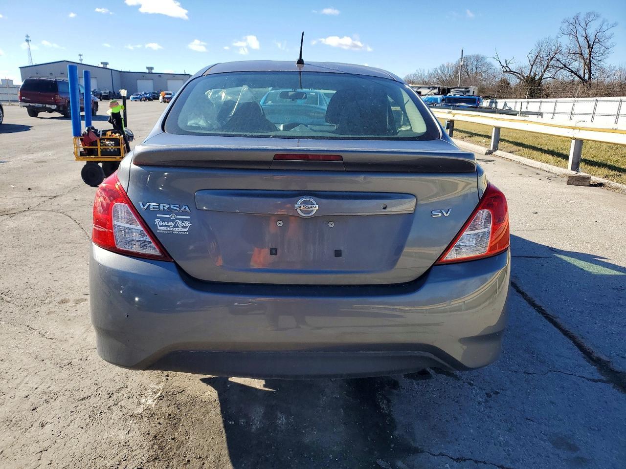 2017 NISSAN VERSA