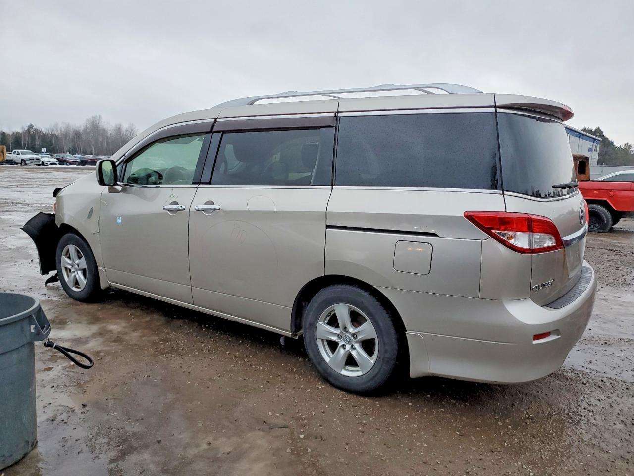 2013 NISSAN Quest