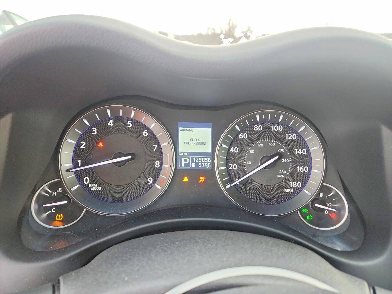 2011 INFINITI M37