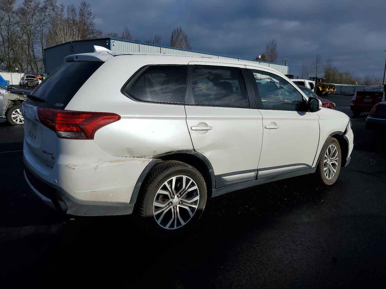 2017 MITSUBISHI outlander