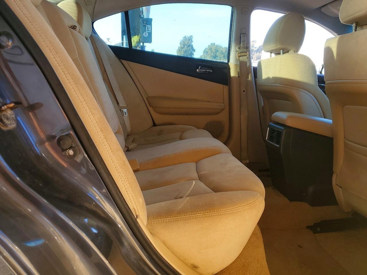 2010 NISSAN Maxima