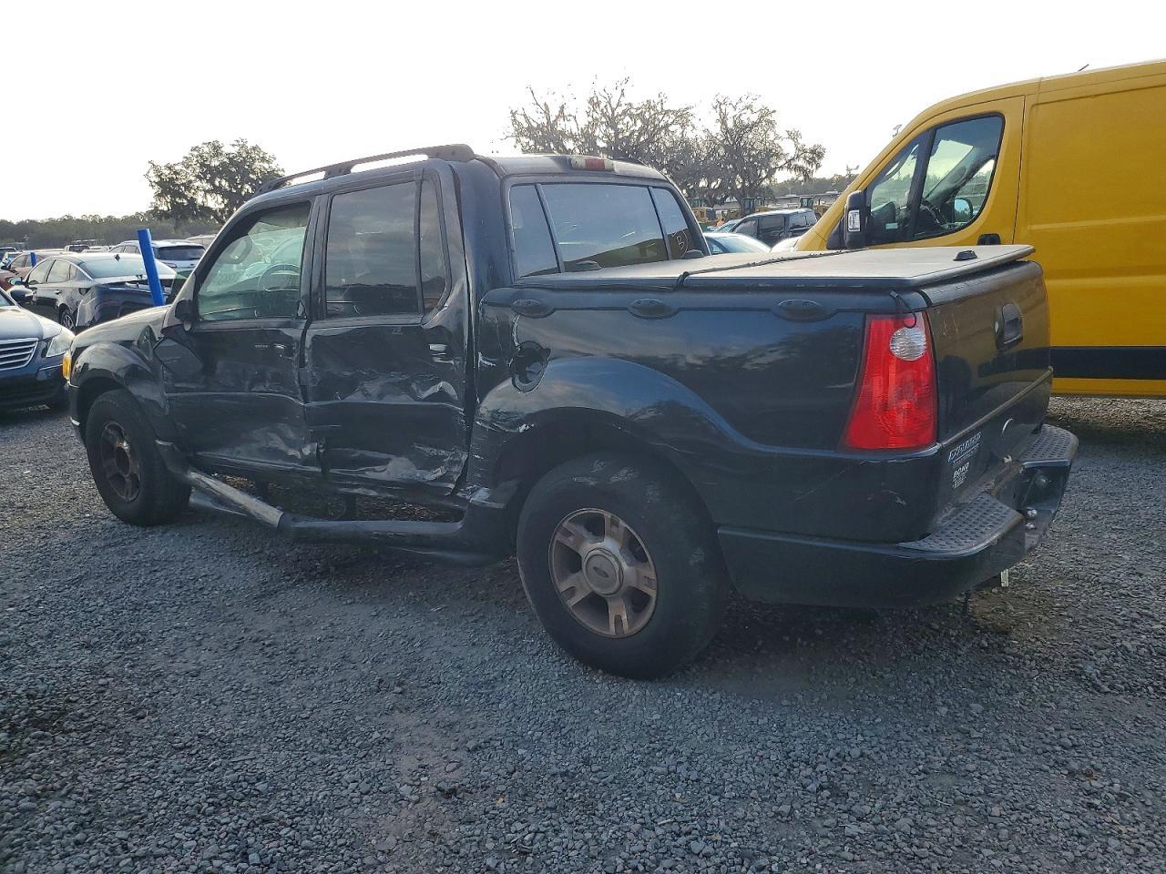 2004 FORD Explorer Sport Trac