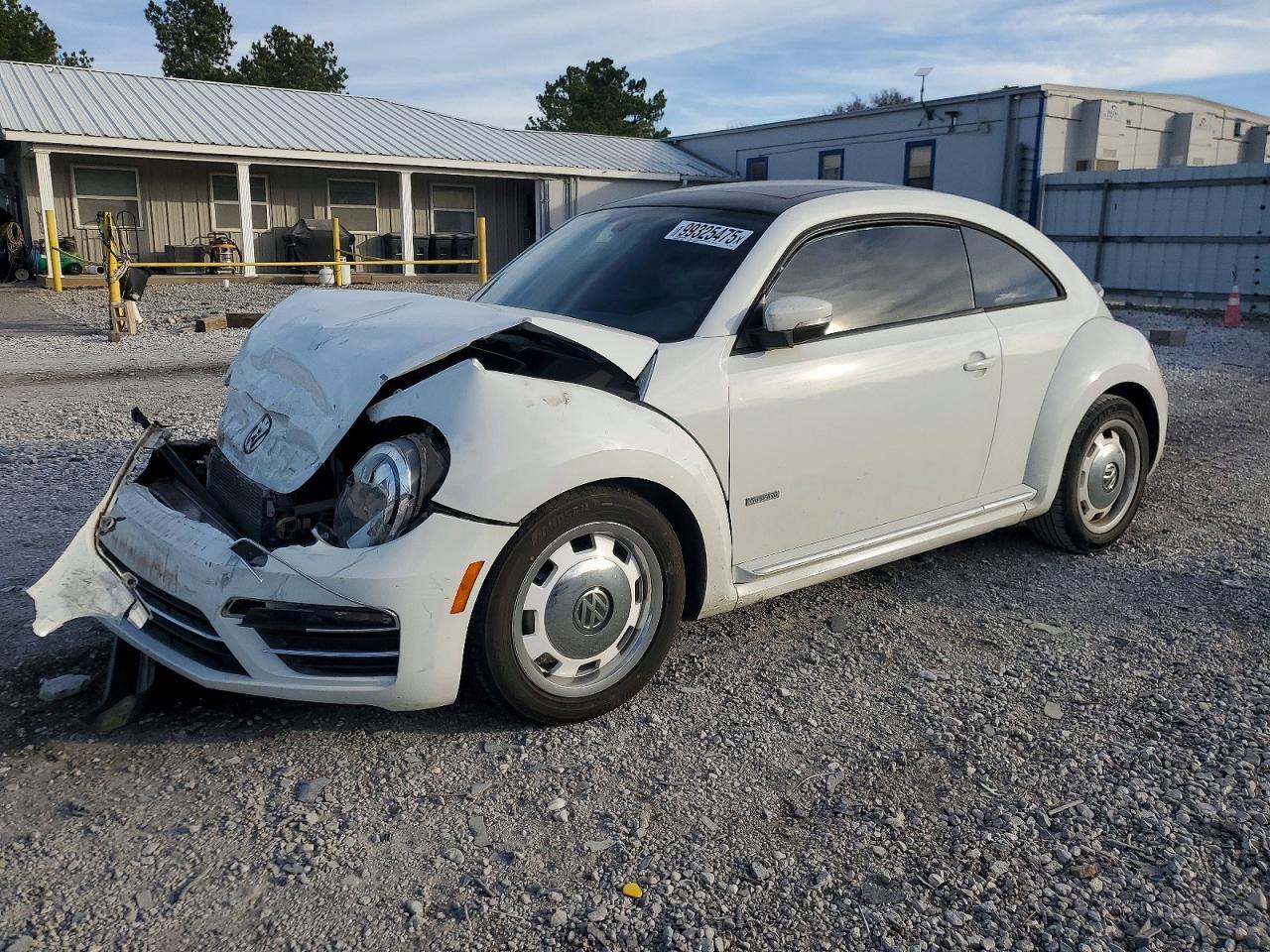 2018 VOLKSWAGEN Beetle
