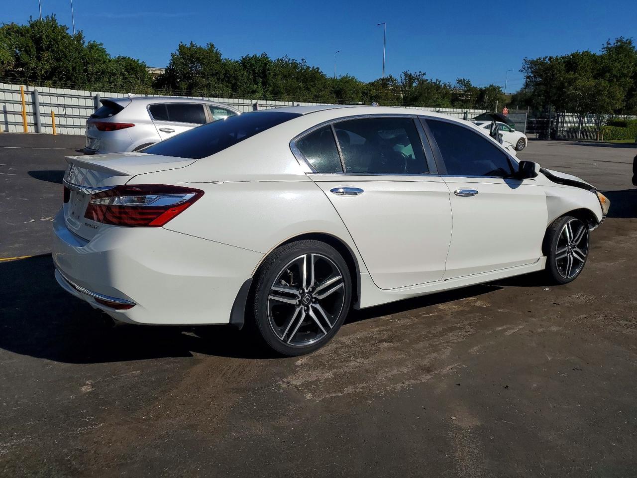 2017 HONDA ACCORD