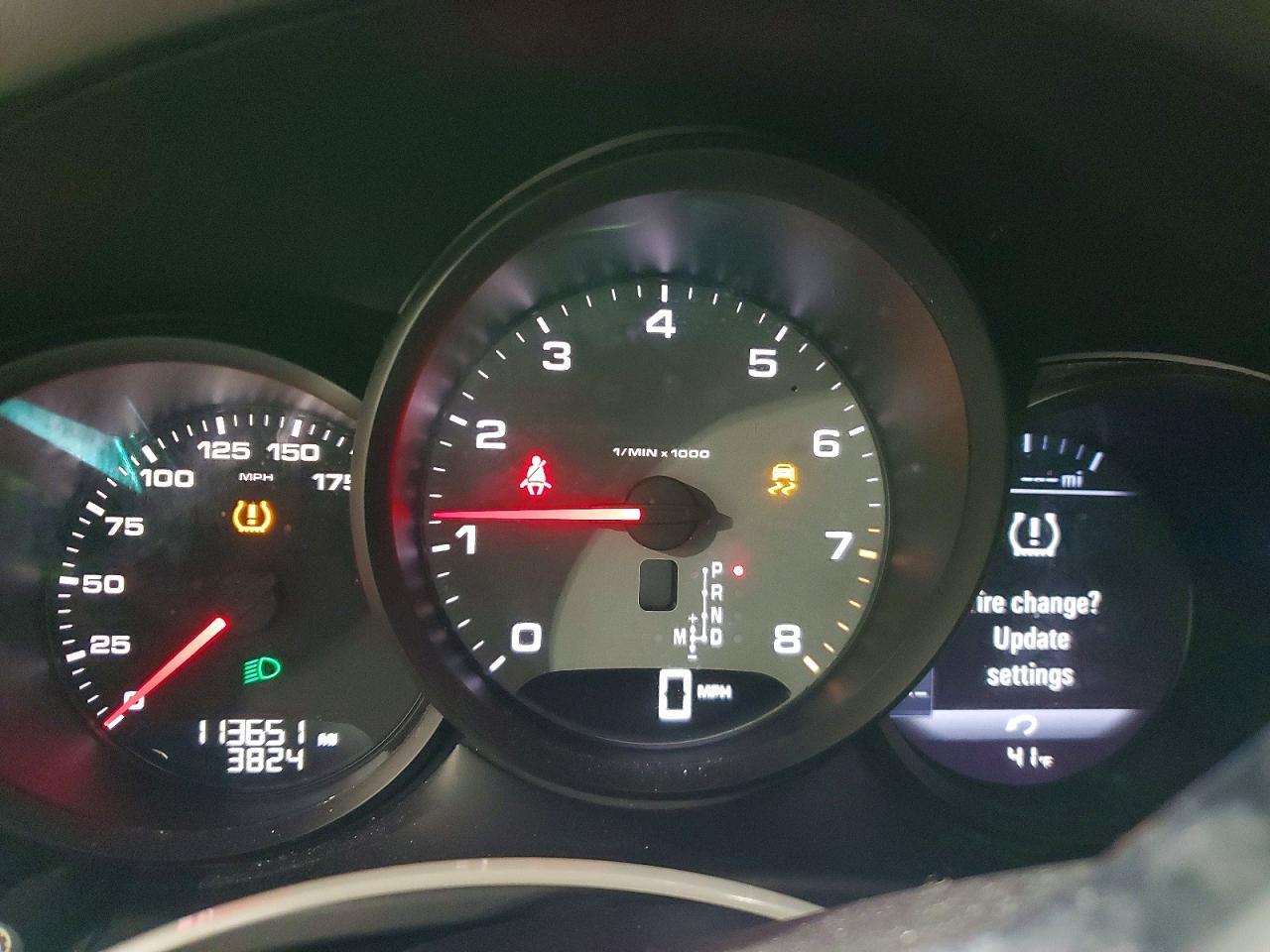 2016 PORSCHE Macan