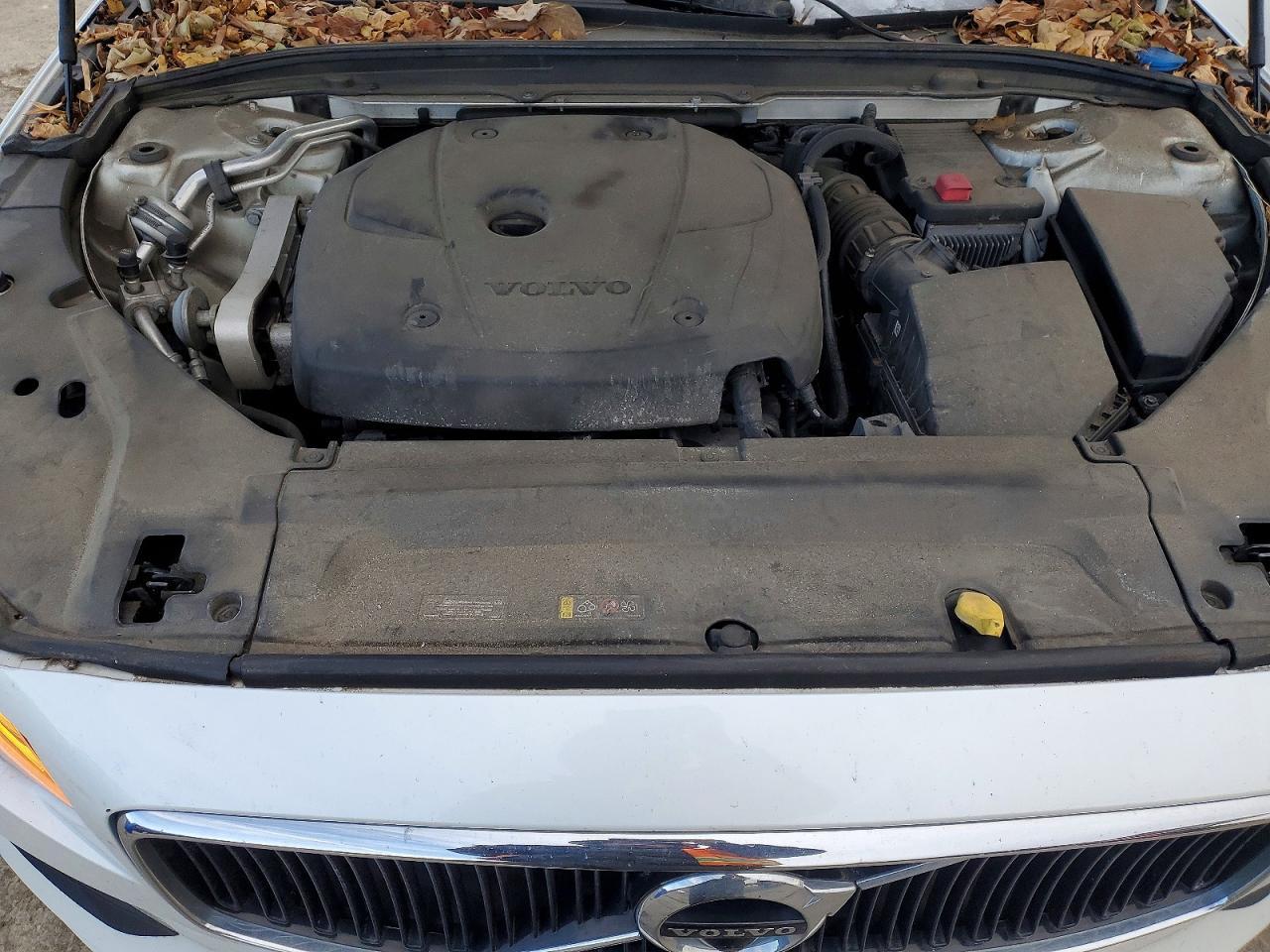 2017 VOLVO S90