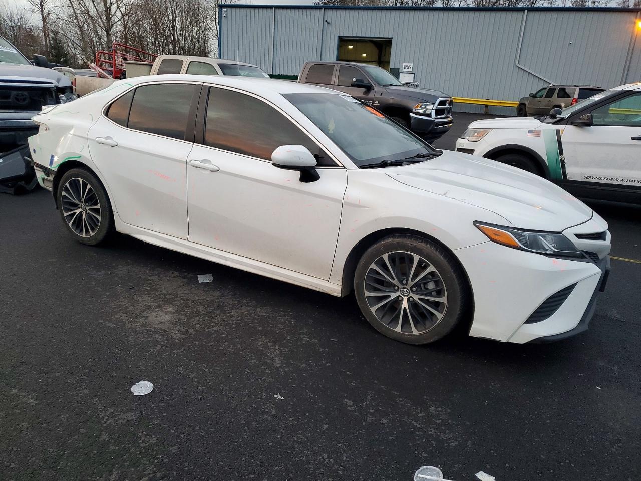 2018 TOYOTA CAMRY