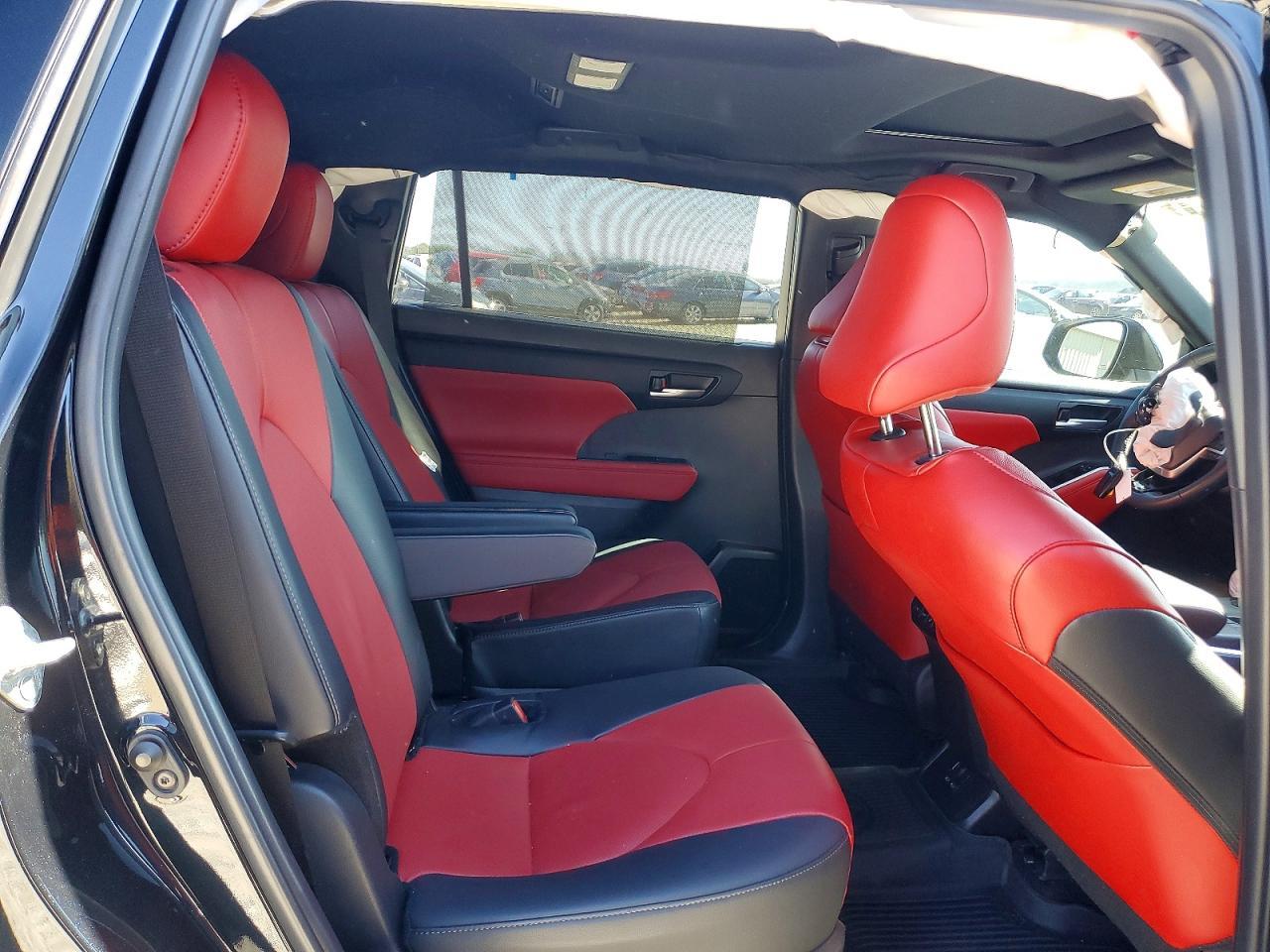2024 TOYOTA HIGHLANDER
