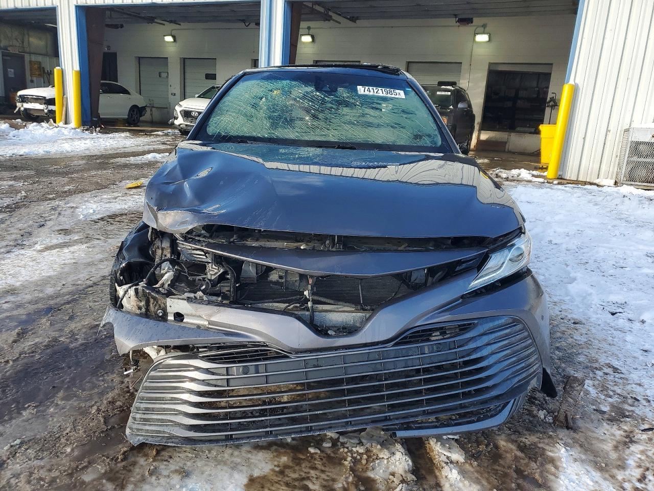 2018 TOYOTA CAMRY