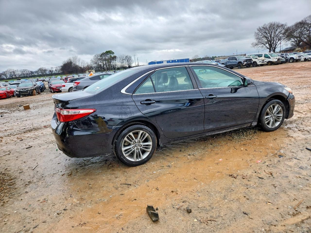 2016 TOYOTA CAMRY