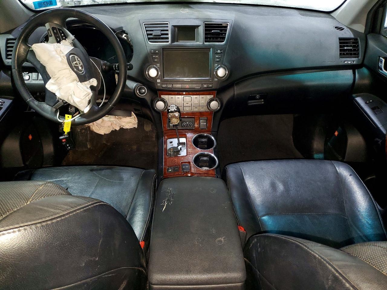 2011 TOYOTA HIGHLANDER