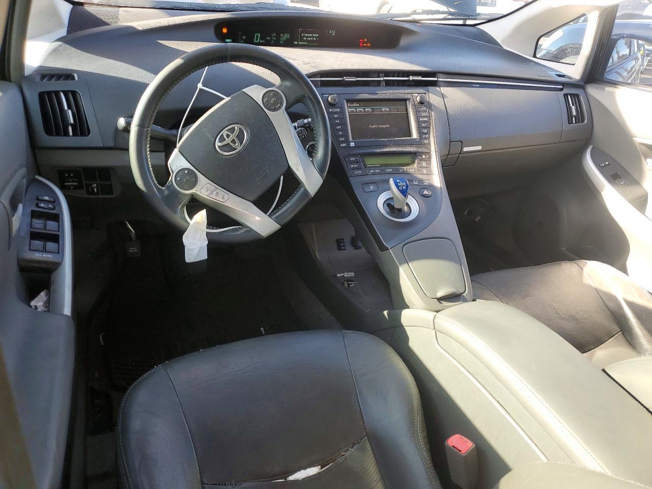2011 TOYOTA PRIUS