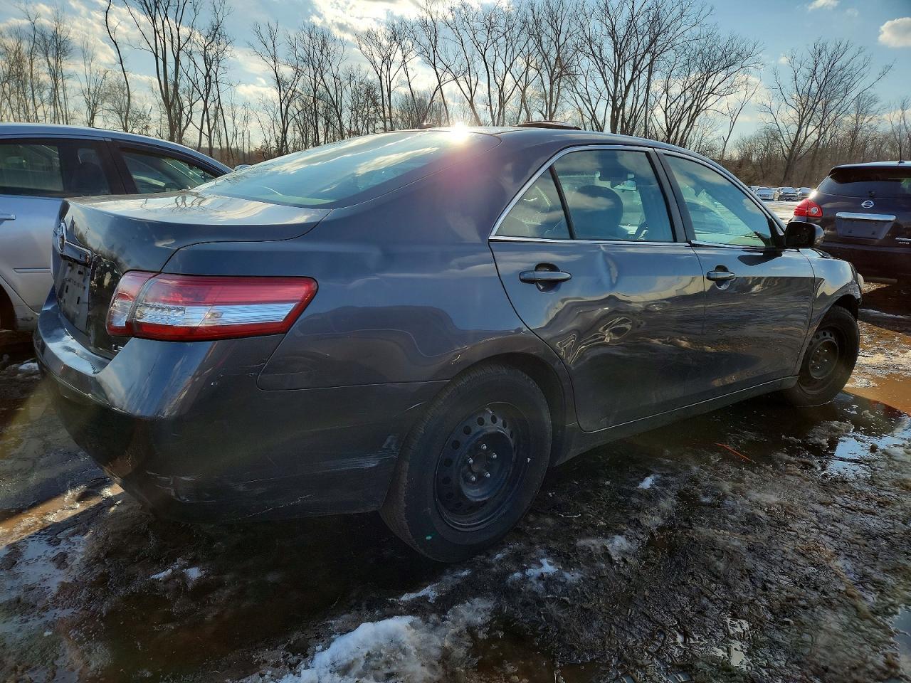 2011 TOYOTA CAMRY