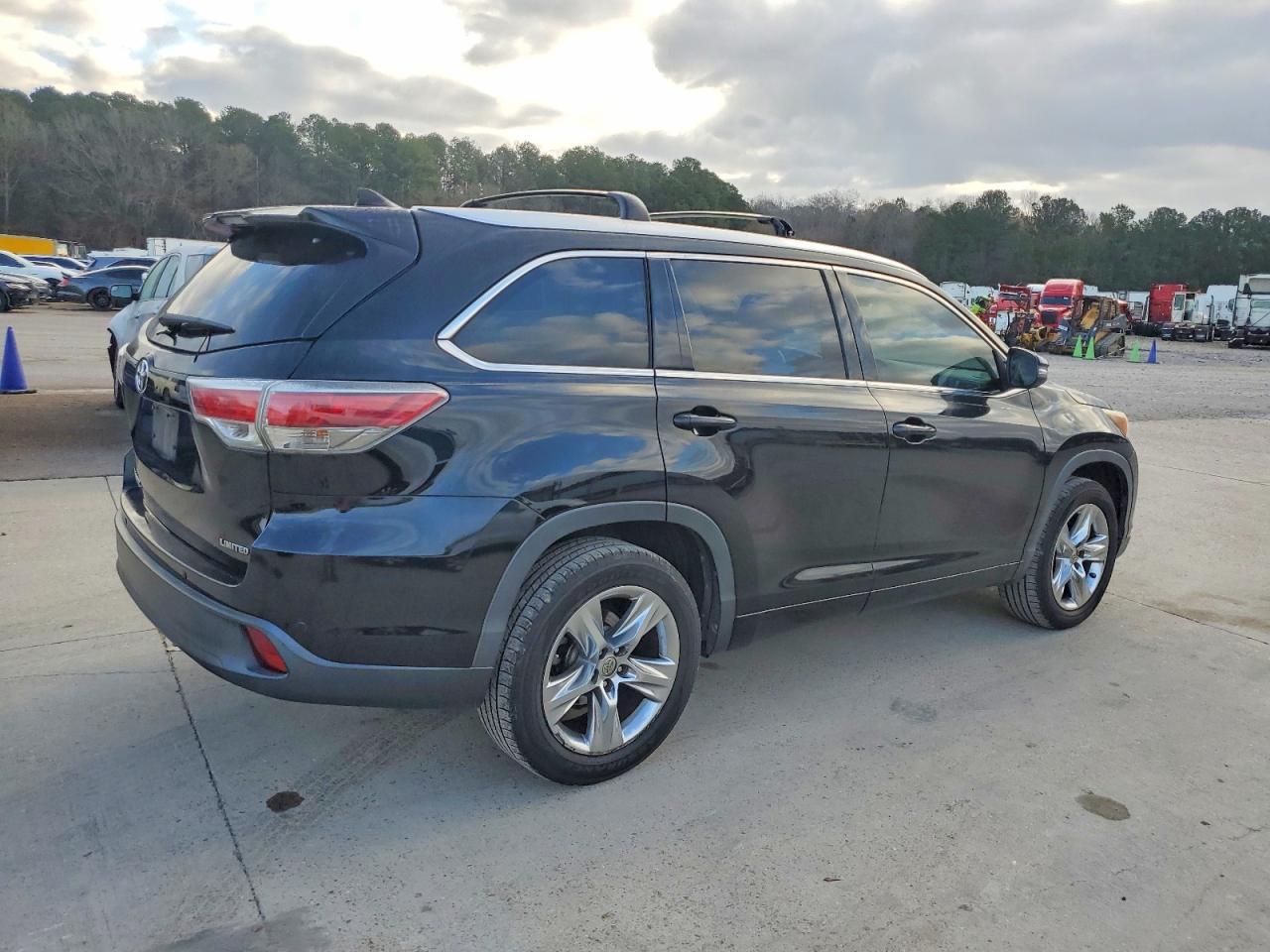 2014 TOYOTA HIGHLANDER