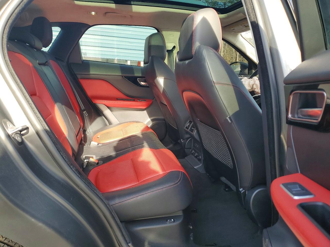 2019 JAGUAR F-Pace