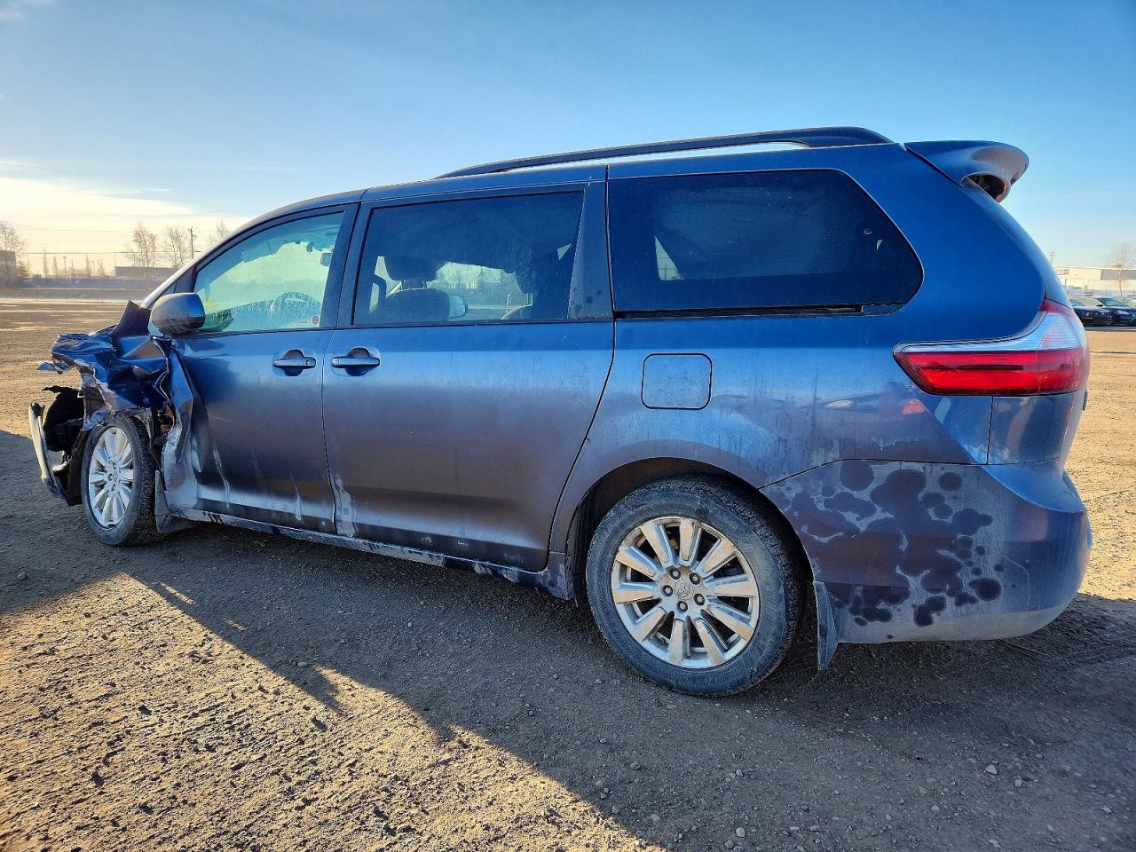 2017 TOYOTA SIENNA