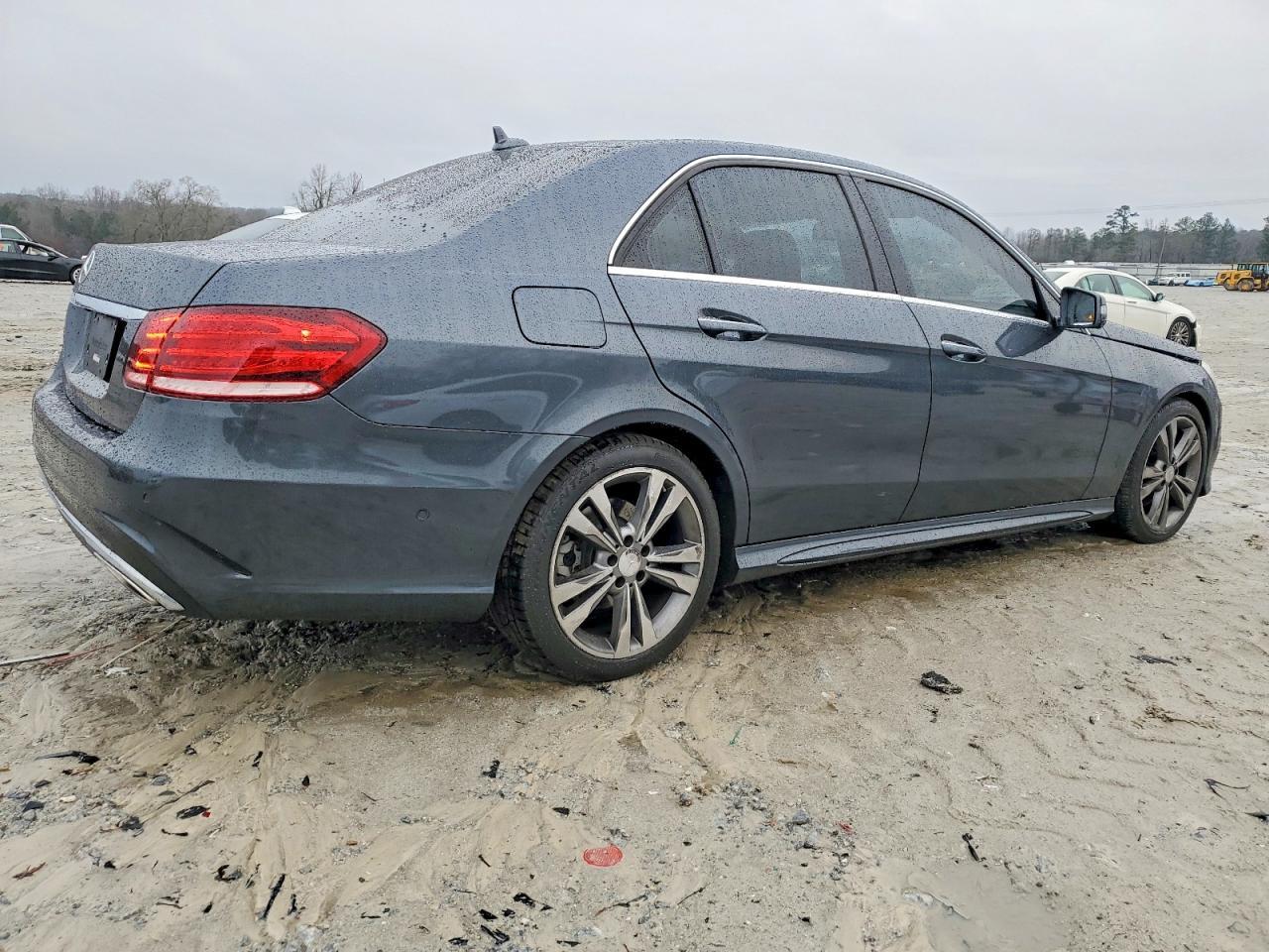 2016 MERCEDES-BENZ E-Class