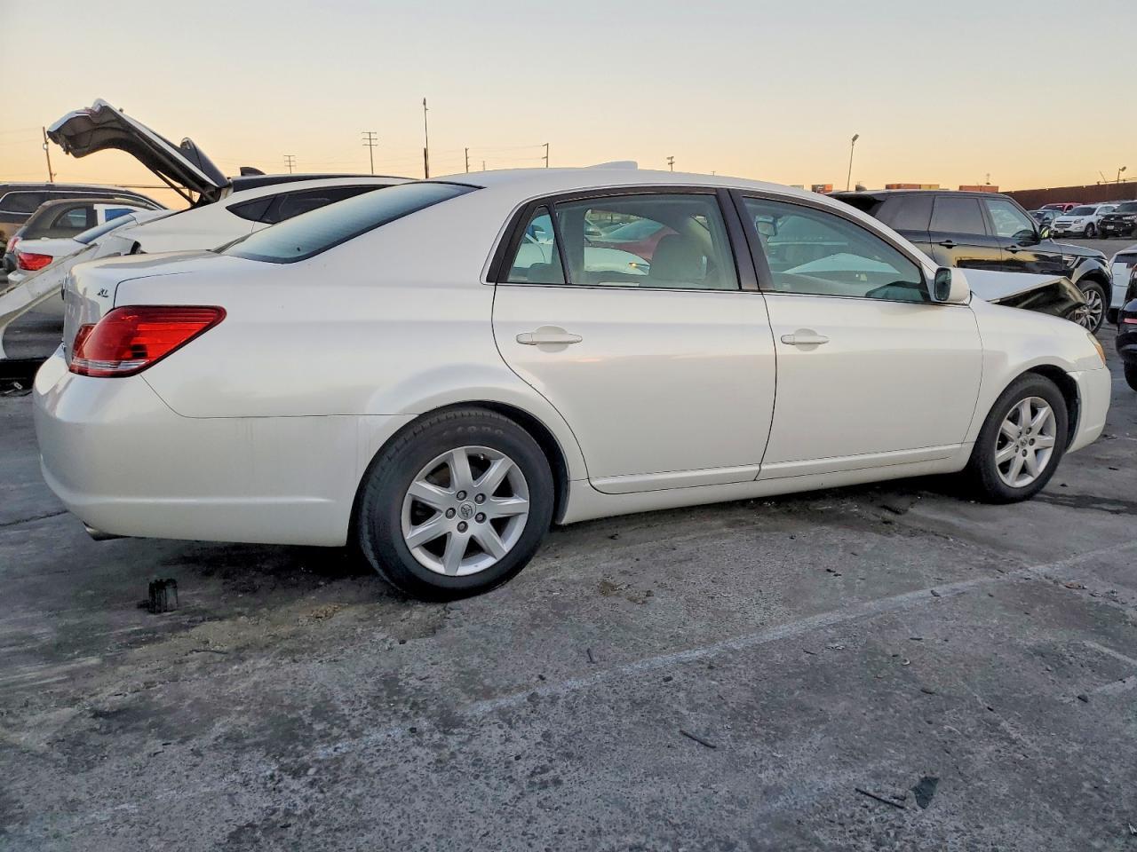 2007 TOYOTA Avalon