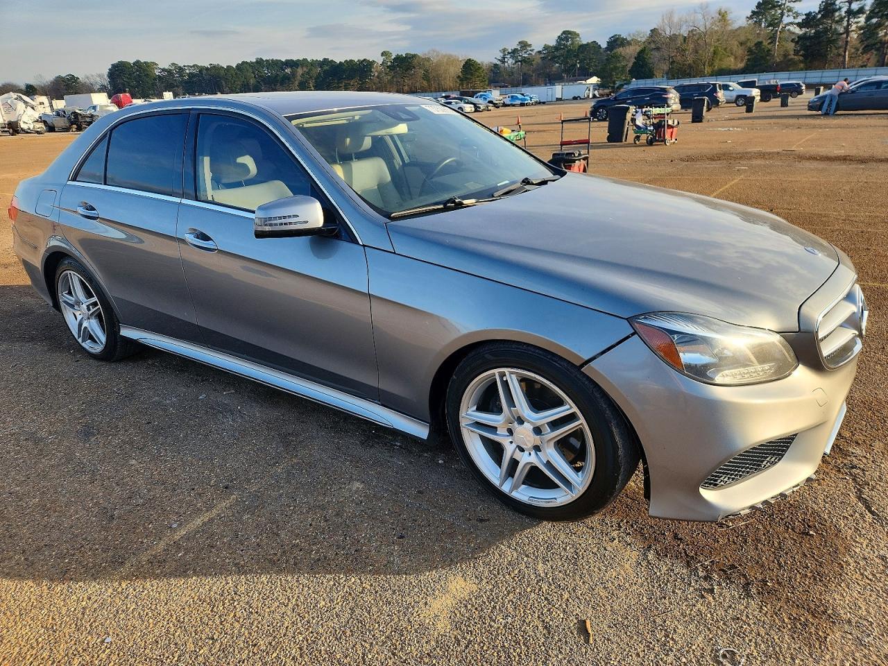 2014 MERCEDES-BENZ E-Class