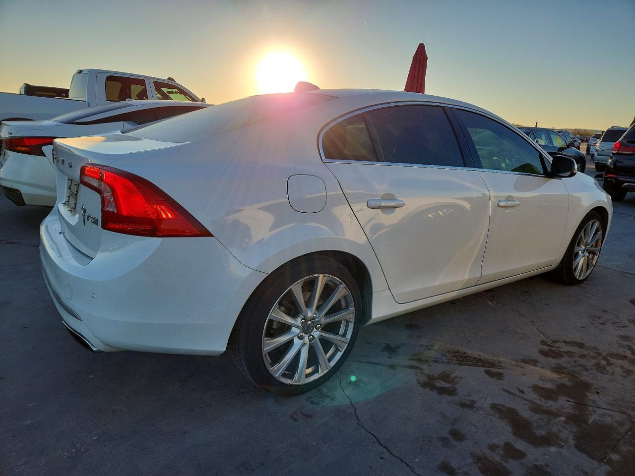 2017 VOLVO S60