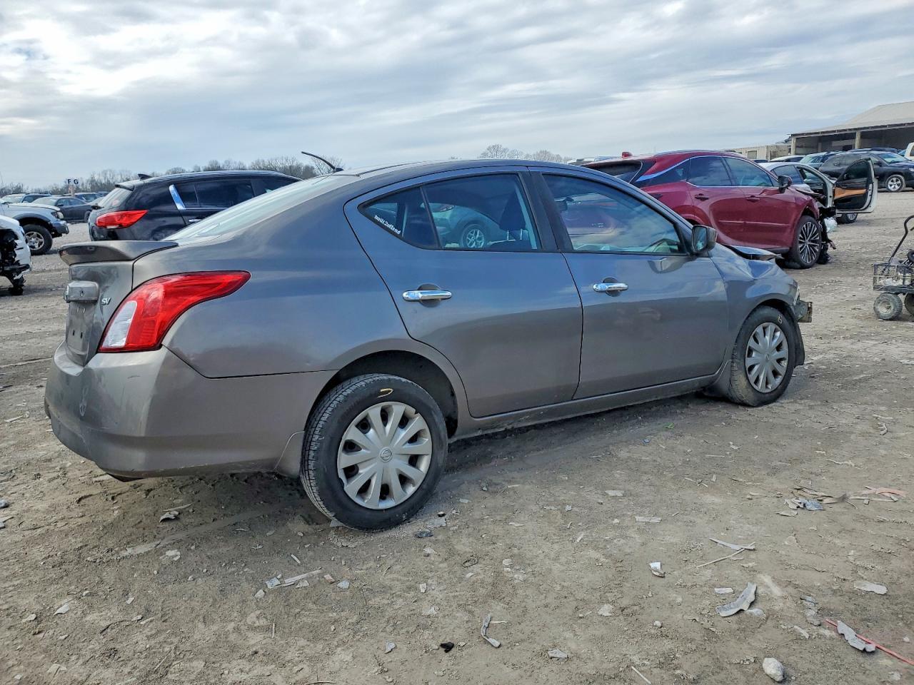 2017 NISSAN VERSA