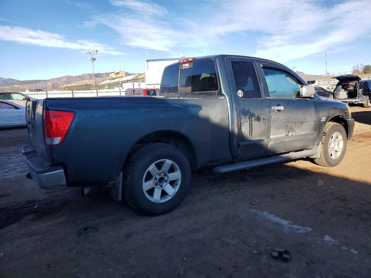 2004 NISSAN Titan