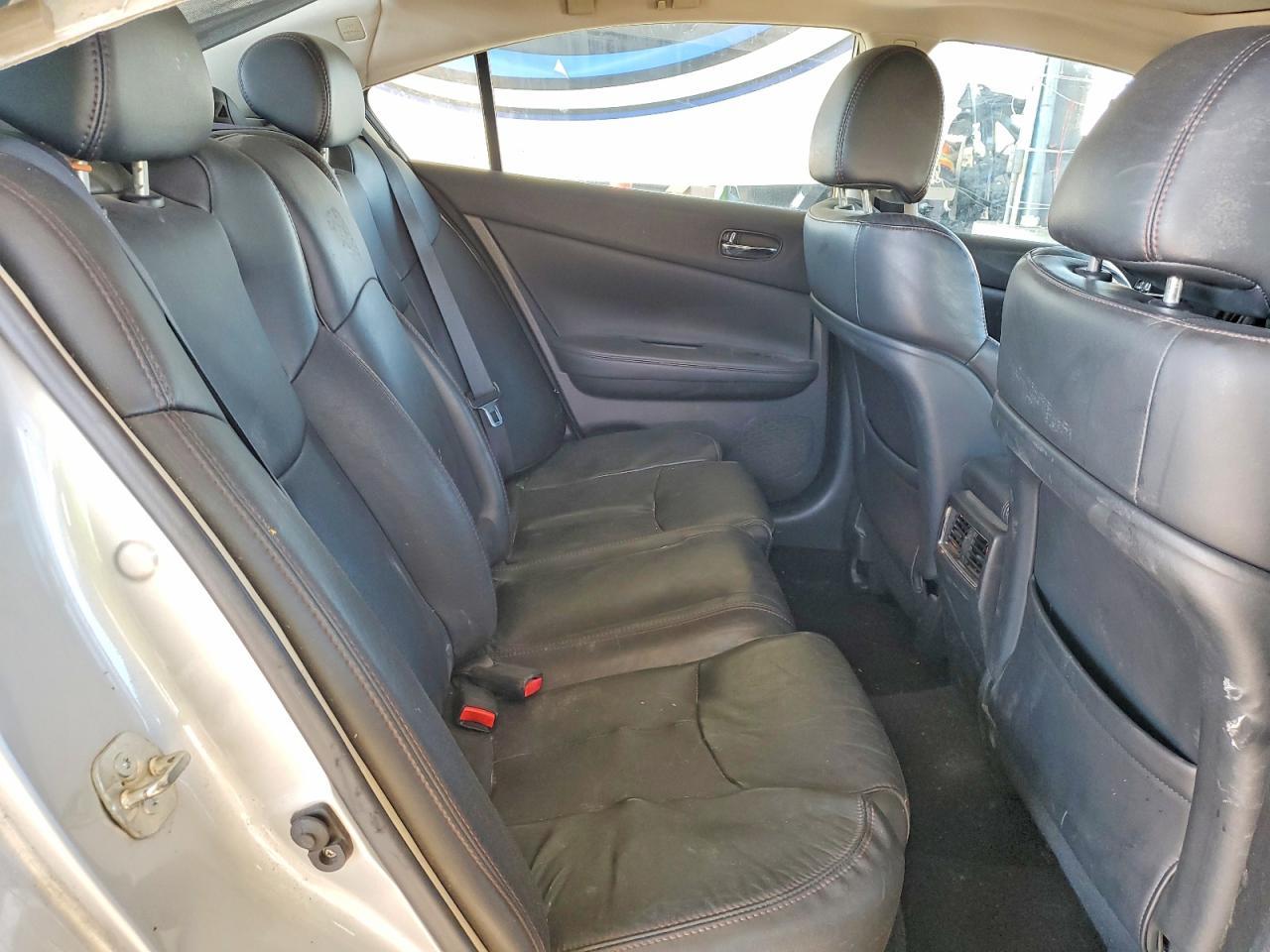 2011 NISSAN Maxima