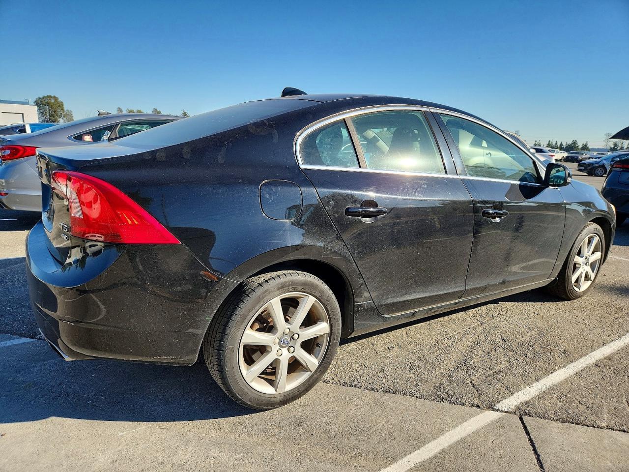 2016 VOLVO S60