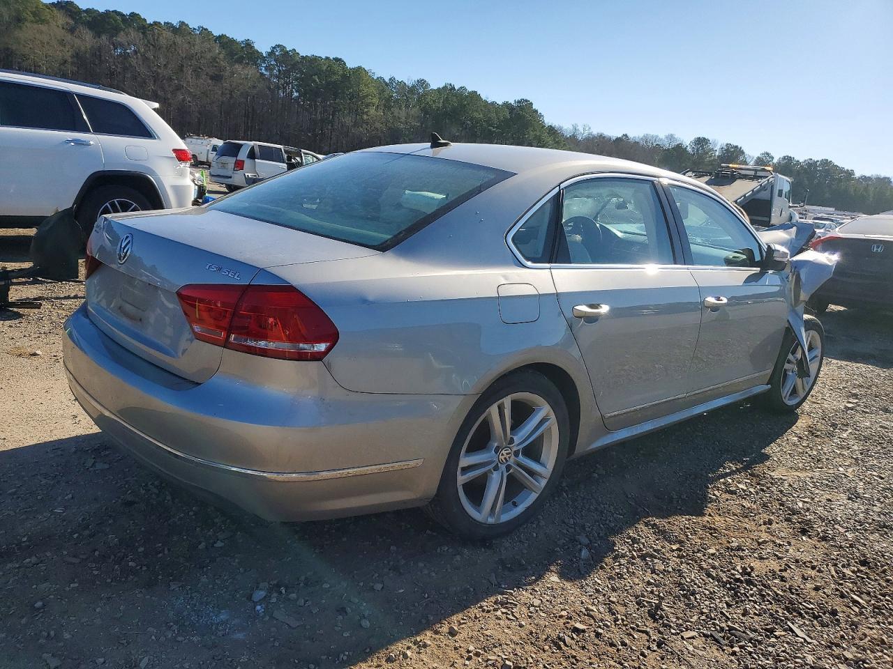 2014 VOLKSWAGEN Passat