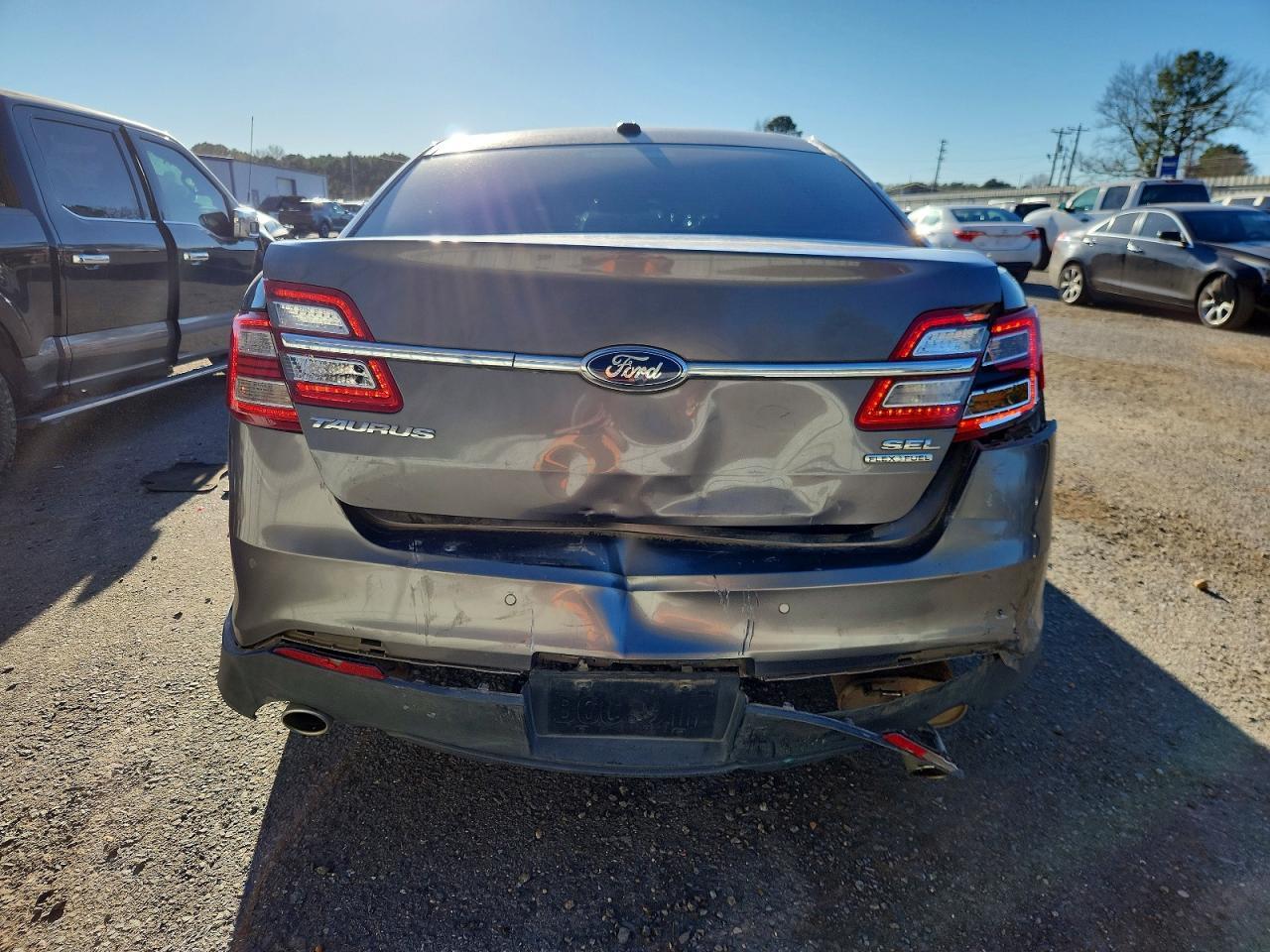 2013 FORD Taurus