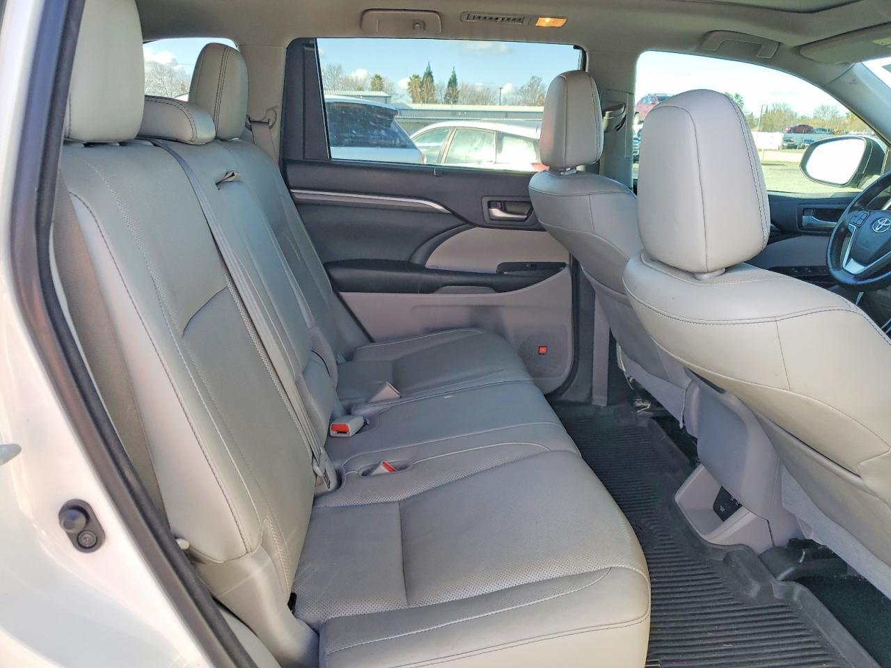 2017 TOYOTA HIGHLANDER