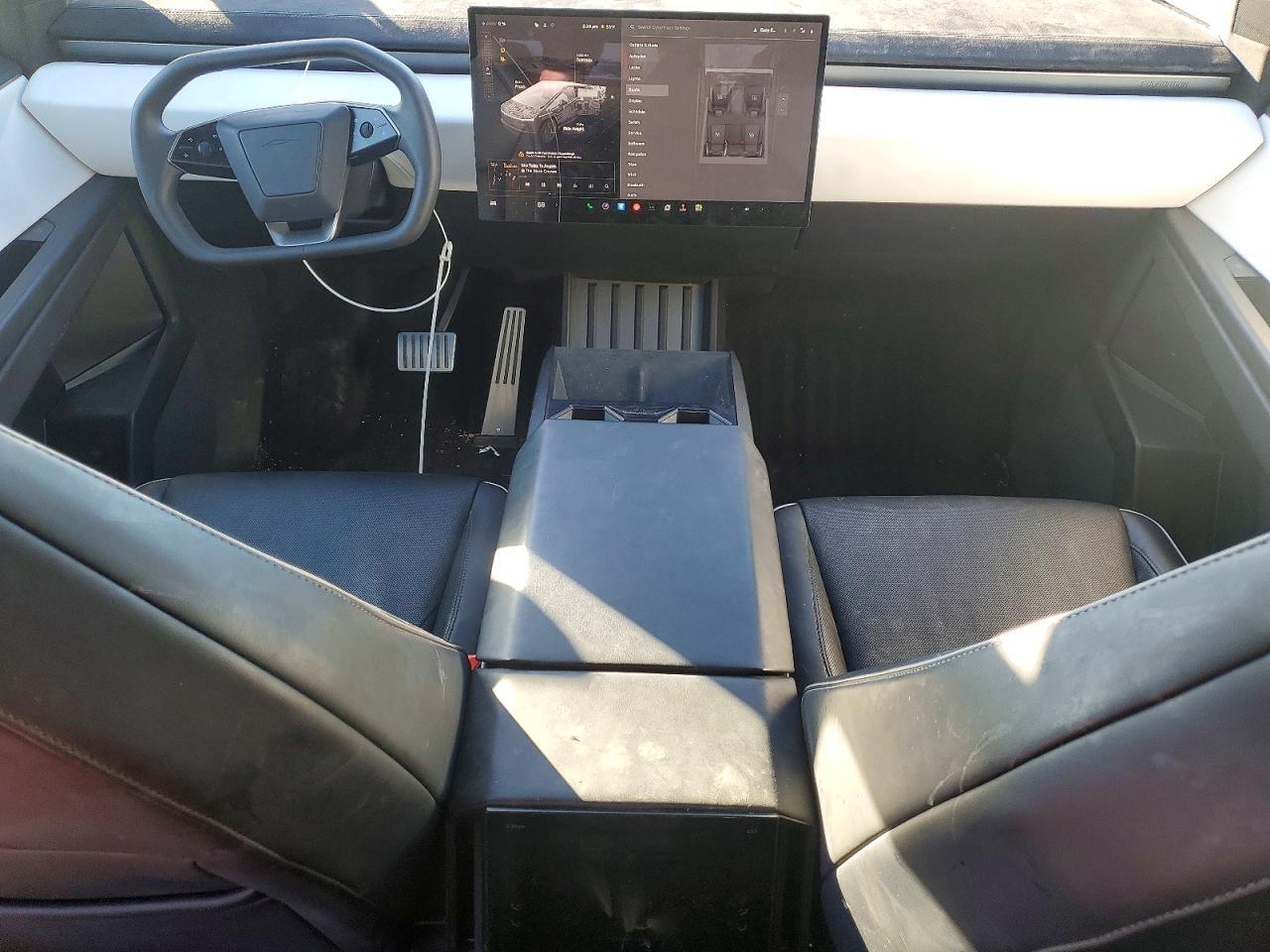 2024 TESLA Cybertruck