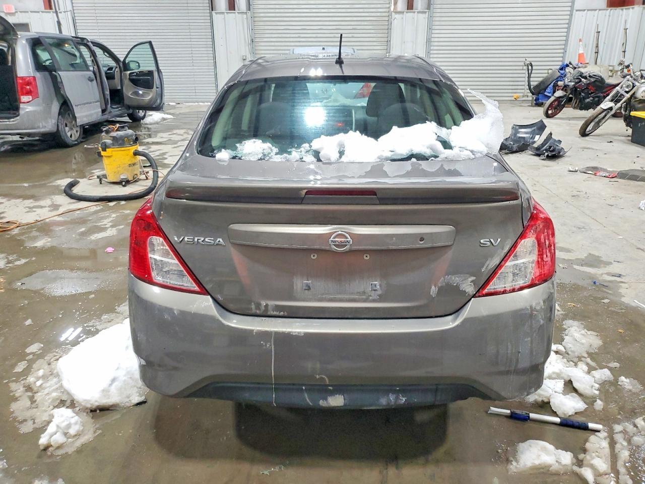 2017 NISSAN VERSA